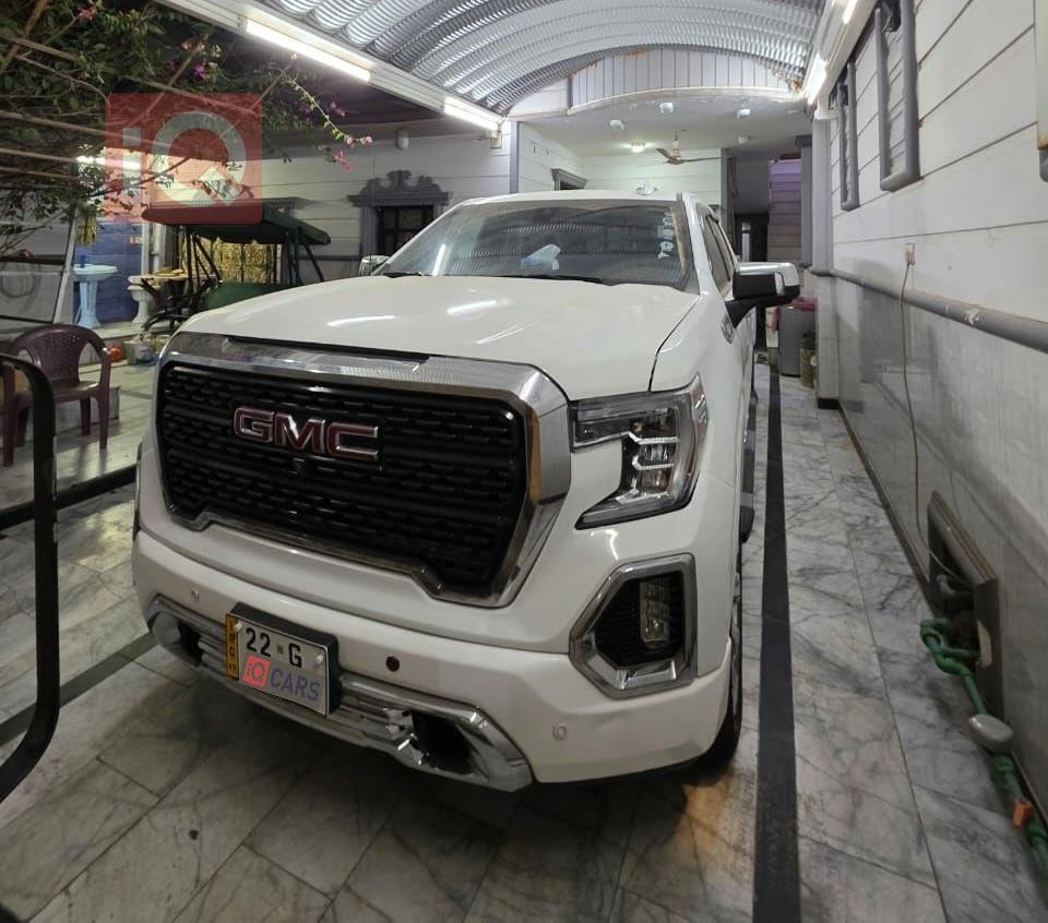 GMC Sierra